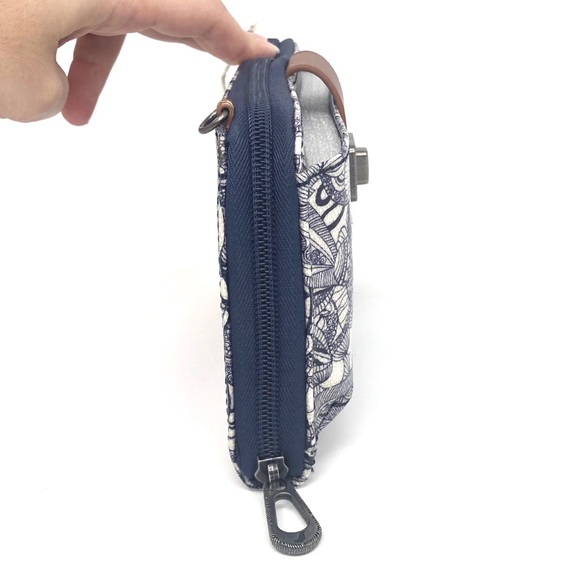 Sakroots Spirit Desert Smartphone Wristlet Wallet - Picture 4 of 16